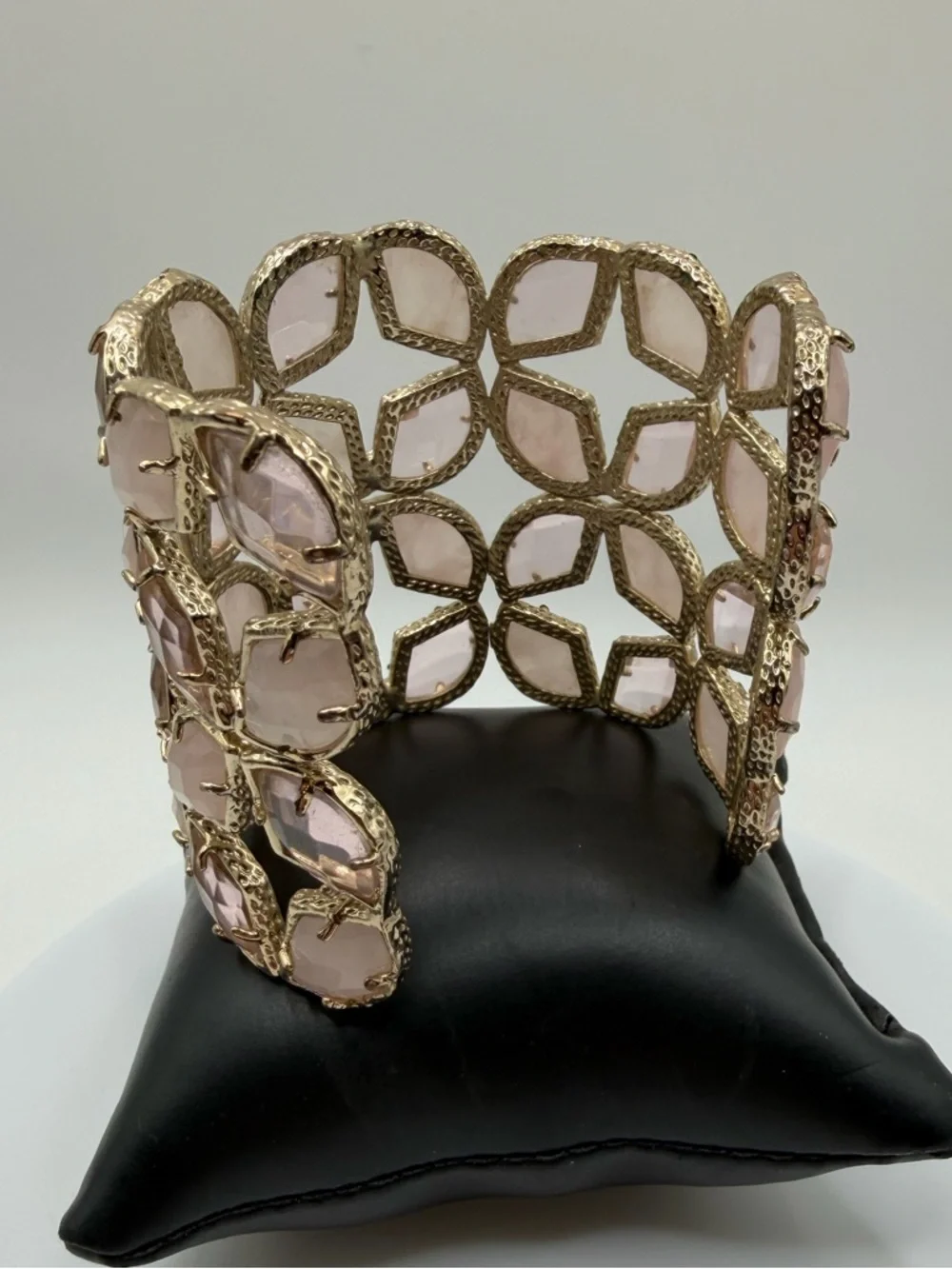Kendra Scott Vintage Paley Gold Cuff in Rose Quartz and Pink Glass - Picture 5 of 11